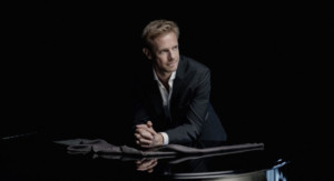 Pianist Andrew Von Oeyen Comes to The Dallas Opera 