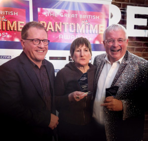 Doreen Tipton Wins Best Pantomime Newcomer For Role In ALADDIN Image