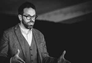 Mark Toland Mind Reader Extends Through July 25 At The Greenhouse Theatre Image