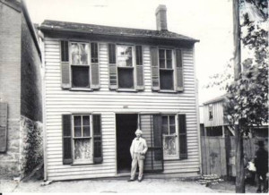 A Historian And A Playwright Discuss GRANT & TWAIN Image
