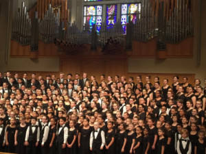 400 Kids Of Phoenix Children's Chorus Perform For Holidays Image