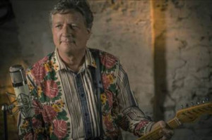 Glenn Tilbrook Supports Local Food Bank As He Heads To Epstein Theatre 