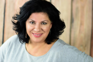 Dumont's Elizabeth Synnott And Friends To Present A Benefit Concert Home For The Holidays: COUNTING MY BLESSINGS Image