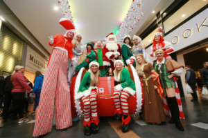 Panto Cast Help Make Christmas A Cracker At Shopping Centre Image