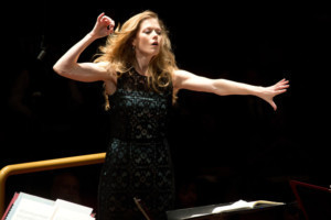 Barbara Hannigan Makes Her New York Conducting Debut With The Juilliard Orchestra 