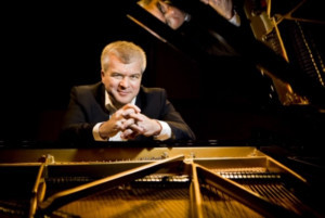 Power & Paradise Come Together In Spectacular Philharmonic Season Opener Image