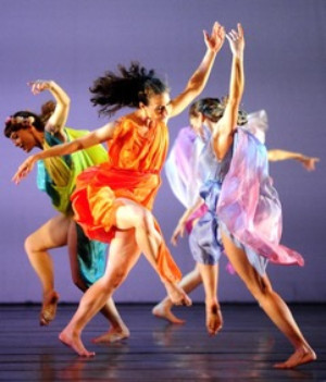 Lori Belilove and The Isadora Duncan Dance Co. Come to Isadora Duncan Foundation Studio 