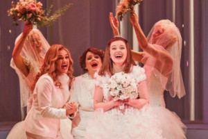 MURIEL'S WEDDING THE MUSICAL ON STAGE EXPERIENCE Comes to Melbourne Image