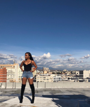 Coline Creuzot Burns Bridges In “Dead End” Visual Debut Image