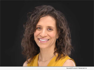 Author Daralyse Lyons Launches The Transformational Storyteller Podcast Image