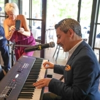Photo Coverage: Eric Yves Garcia Plays the Pelican Cafe Video
