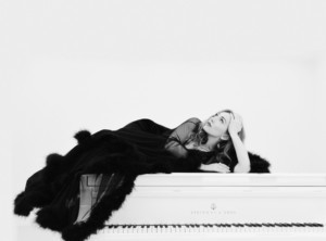 Interview: Internationally Known Singer-Songwriter, Regina Spektor, On her Upcoming Performances for the 'In Residence On Broadway' Series Image