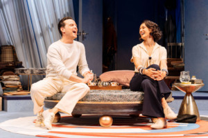 Review: PRESENT LAUGHTER, Old Vic Image