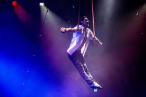 Review: SYDNEY CABARET FESTIVAL: Fun And Intimate, CHEEKY CABARET Is A Classic Cabaret Circus Experience Image