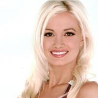 Holly Madison Set to 'Tease' in PEEPSHOW 6/27 Video