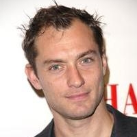 Jude Law to Host 'Saturday Night Live', 3/13 Video