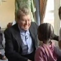 STAGE TUBE: Michael Crawford Visits Eckerlsey House 