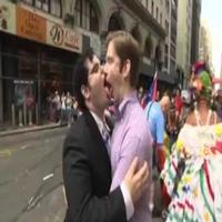 STAGE TUBE: BOOK OF MORMON's Josh Gad and Rory O'Malley Smooch on DAILY SHOW Video
