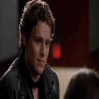 TV: Sneak Peek at Jonathan Groff's Return to GLEE!