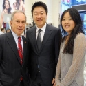 Photo Coverage: Mayor Michael Bloomberg Visits Forever 21 New Times Square Location Video