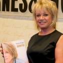 Photo Coverage: Elaine Page Promotes 'Memoriess' at Barnes & Noble! Video