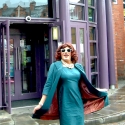 Photo Flash - DIE, MOMMIE, DIE! UK Production - Angela Arrives in Manchester