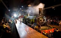 Photo_Coverage_THE_RAILWAY_CHILDREN_At_Waterloo_Station_20000101