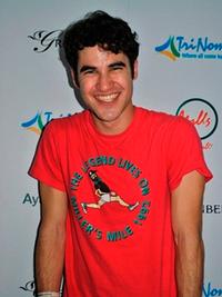 Photo_Coverage_GLEEs_Darren_Criss_Performs_Live_for_Fans_in_Manila_20000101