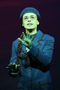 Photo_Flash_Teal_Wicks_as_Broadways_Newest_Elphaba_in_WICKED_20000101