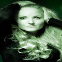 STAGE TUBE: Kerry Ellis Sings National Anthem At FA Community Shield! Video