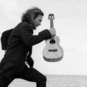 Singer Eddie Vedder to Present Solo Concert with Glen Hansard 4/27 Video