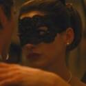 STAGE TUBE: Hathaway, Freeman Featured in 'DARK KNIGHT' Clips Video