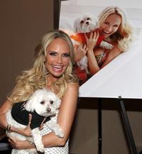 Photo-Coverage-After-Performance-Reception-for-Kristin-Chenoweth-World-Tour-20000101