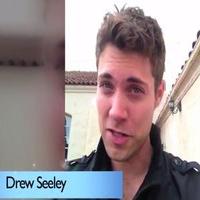 STAGE TUBE: Drew Seeley, Robin Leach & Minute Motivations Wish You 'Happy Holidays!' Video