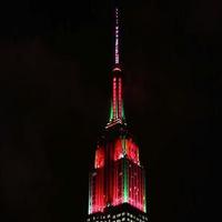 STAGE TUBE: Watch Monday Night's Holiday Light Show at the Empire State Building! Video