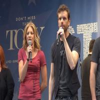 BWW TV: Nolan, Christie and ONCE Cast Sing at STARS IN THE ALLEY!