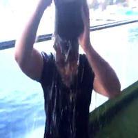 STAGE TUBE: Russell Crowe Braves Freezing Weather to Participate in ALS Ice Bucket Ch Video