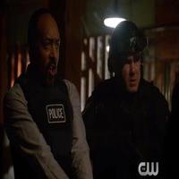 VIDEO: Watch First Clip from Tonight's THE FLASH VS ARROW Crossover Episode Video