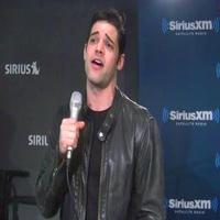 STAGE TUBE: Jeremy Jordan Performs 'Over The Rainbow/Home' Mashup on SETH SPEAKS Video
