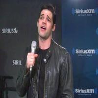 STAGE TUBE: Jeremy Jordan Performs 'Over The Rainbow/Home' Mashup on SETH SPEAKS