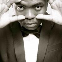 BWW Reviews: Emmy Nominated Gola Proves He is Ahead of the Pack in LOYISO GOLA LIVE