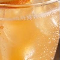 Dave & Buster's Introduces Maker's Mark Grill and New Summer Cocktails