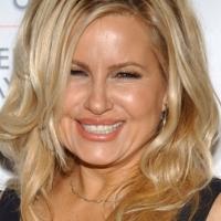 Jennifer Coolidge to Lead SAVING KITTY at Nora Theatre Company