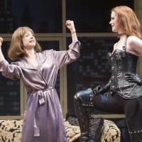 BWW Reviews: Alley Theatre's COMMUNICATING DOORS is Mildly Suspenseful and Wholly Interesting