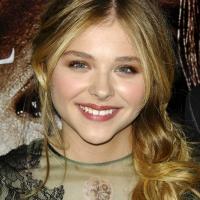 Chloe Grace Moretz to Star in Scott Z. Burns' THE LIBRARY at The Public this Spring;  Video