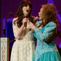 Loretta Lynn Talks Choosing Zooey Deschanel for COAL MINER'S DAUGHTER: 'We Bonded…