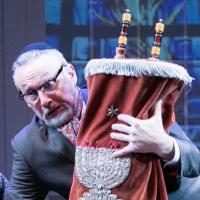 BWW Reviews: G-D'S HONEST TRUTH Roars with Laughter at Theater J