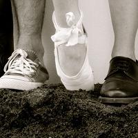 BWW Reviews: BELOW MY FEET a Theatrical 'Baby Photo'