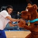 Photo Flash: SCOOBY DOO Visits New York Knicks Video