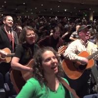 STAGE TUBE: Nearly 1,000 Guitarists Play ONCE's 'Falling Slowly' in Toronto Video
